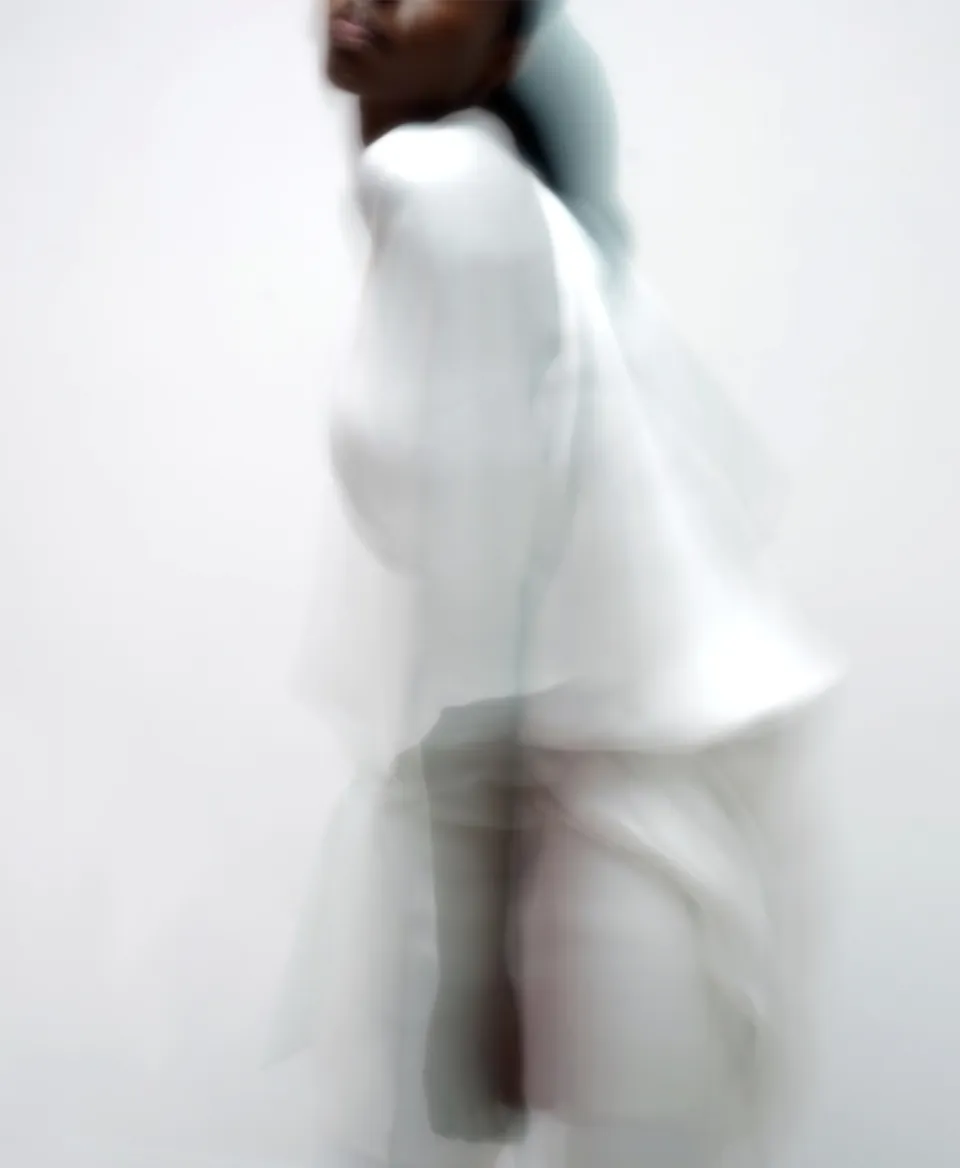E P O K — movement in silk